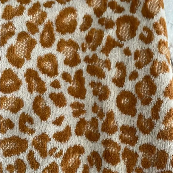 Anthropologie Leopard Print Hand Towels - Picture 4 of 6